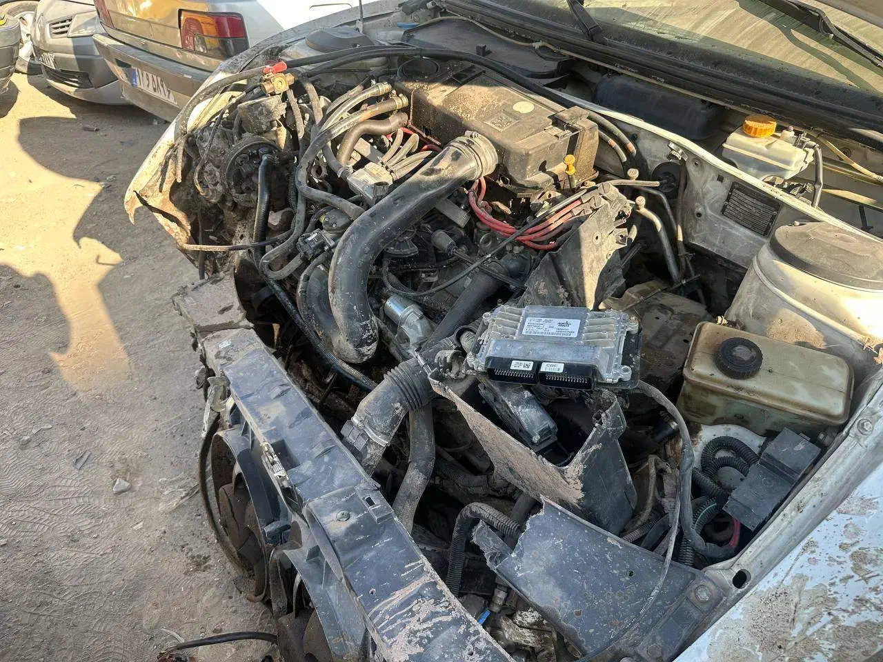 پژو پارس تصادفی|خودرو سواری و وانت|کرمانشاه, |دیوار