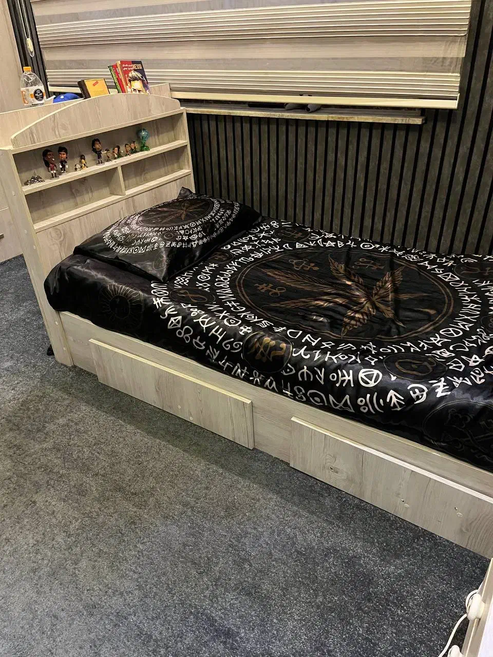 تخت و پاتختی تک نفره همراه خوشخواب تمام ام دی اف|تخت و سرویس خواب|رشت, شالکو|دیوار