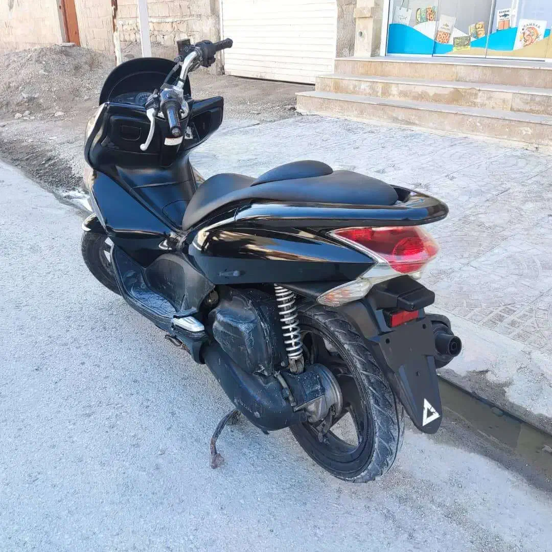 موتور pcx مدل 2012 رنگ مشکی 125cc|موتورسیکلت|بندر دیر, |دیوار