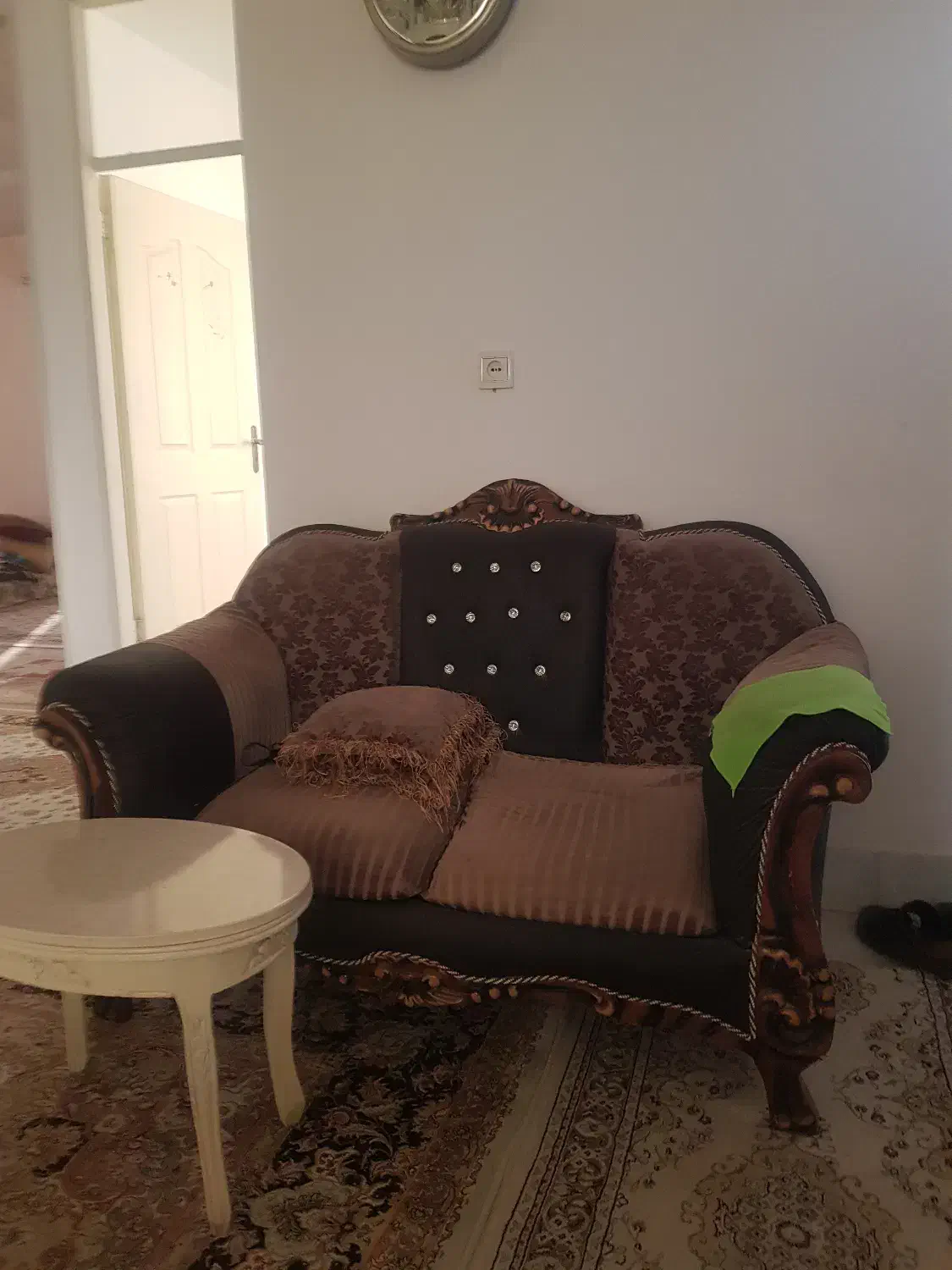 فروش مبل ۷ نفره تمیز|مبلمان خانگی و میز عسلی|جهرم, |دیوار