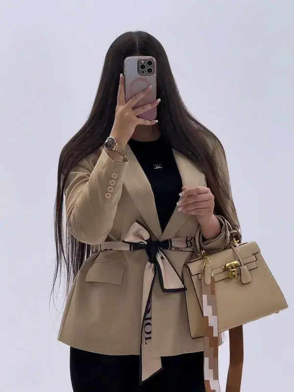 ترنچ کت|لباس|اصفهان, نقش جهان|دیوار