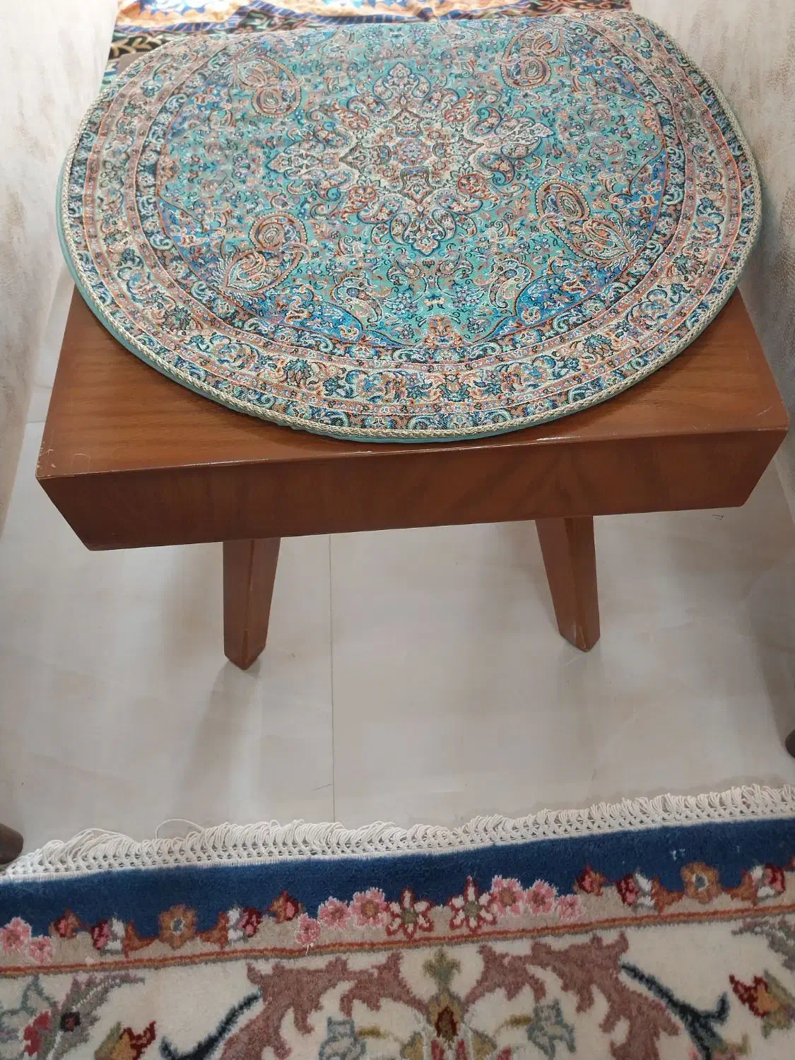 میز وسط مبل و دو عدد عسلی|مبلمان خانگی و میز عسلی|اصفهان, چرخاب|دیوار