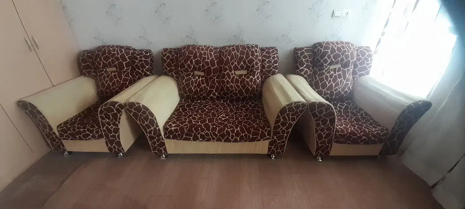 مبل راحتی ۴نفره|مبلمان خانگی و میز عسلی|اردبیل, |دیوار