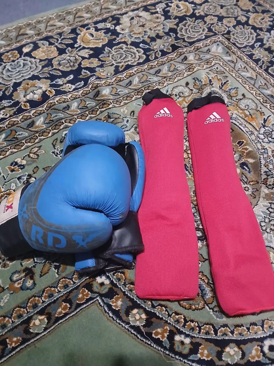 دستکش بوکس و زانو بند|تجهیزات ورزشی|بهارستان, |دیوار