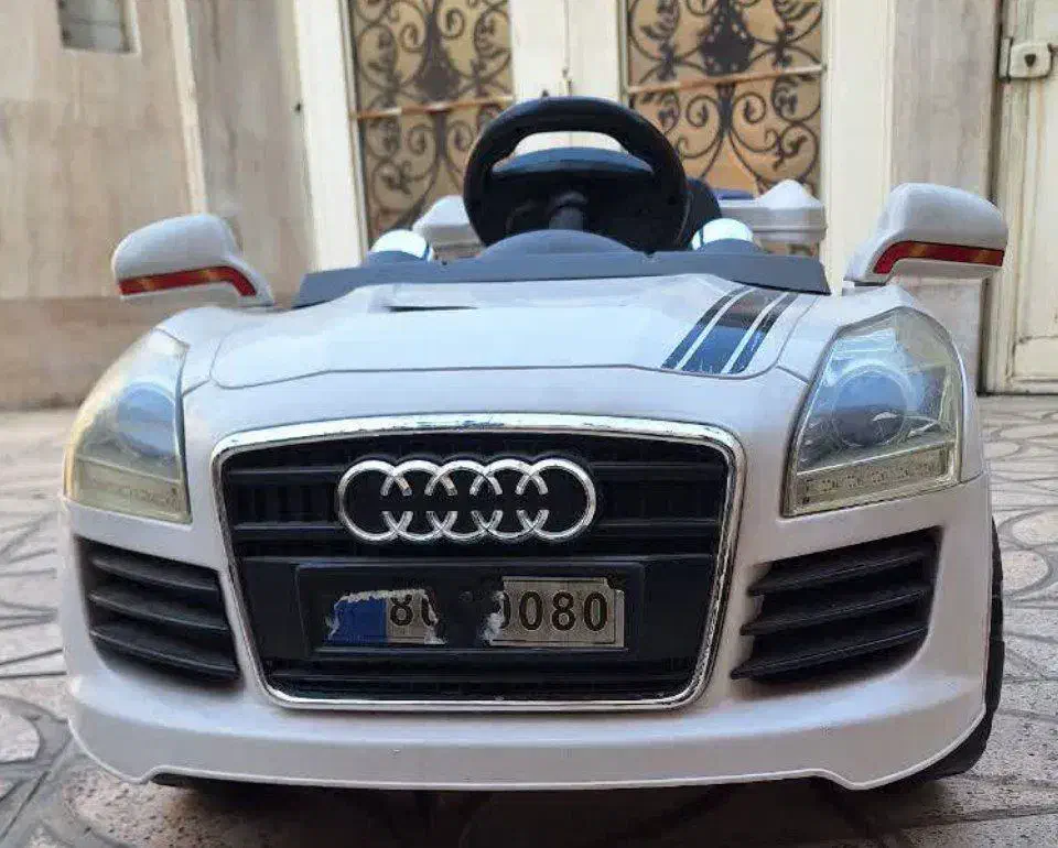 ماشین شارژی فقط باتری ندارع باید خریداری بشه براش|اسباب‌‌بازی|ورامین, ورامین|دیوار