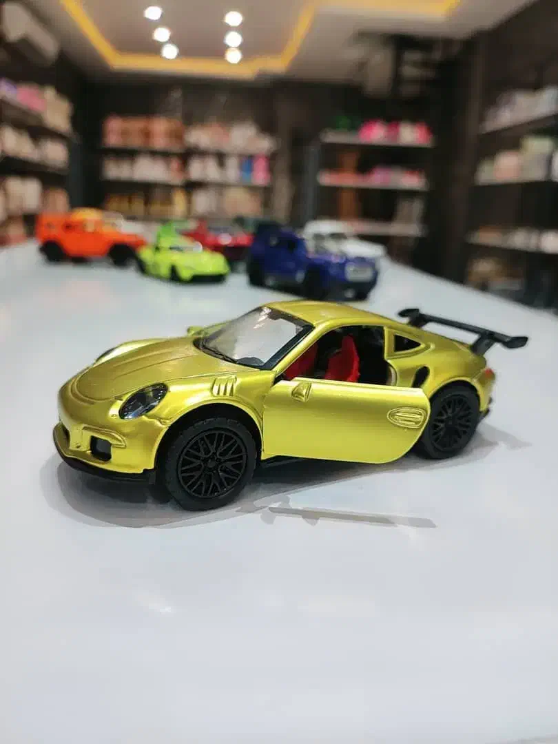 ماشین فلزی(ماکت فلزی)موزیکال|اسباببازی|شیراز, شهرک سراج|دیوار