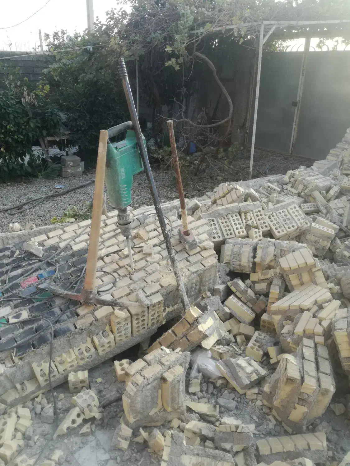 دریل تخریب چکشی و چرخشی سادات(بزرگمهر)|خدمات پیشه و مهارت|دهدشت, |دیوار