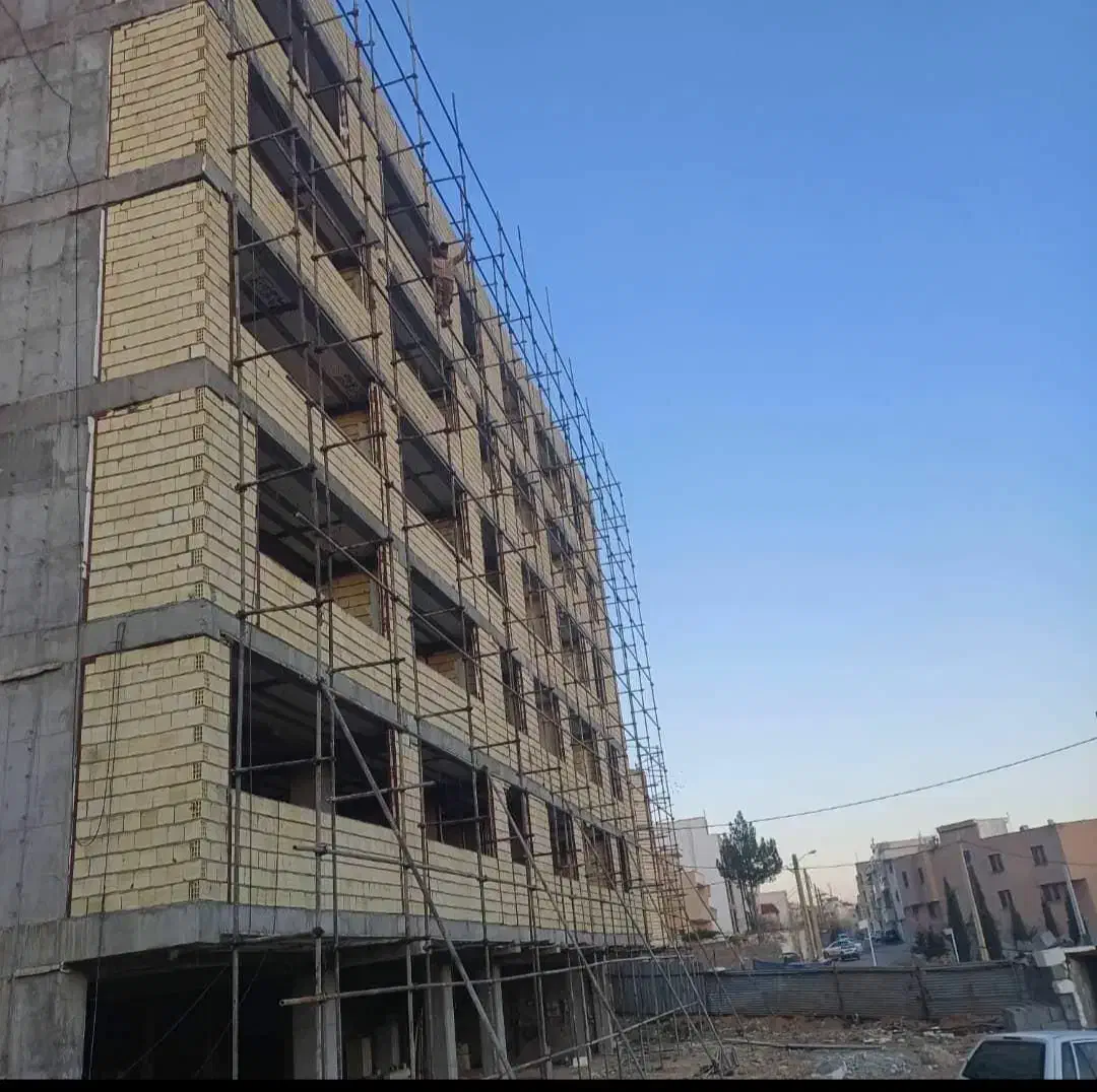 استاد کار داربست با لوله و لوازم خوده شما|خدمات پیشه و مهارت|شیراز, دشت چنار|دیوار