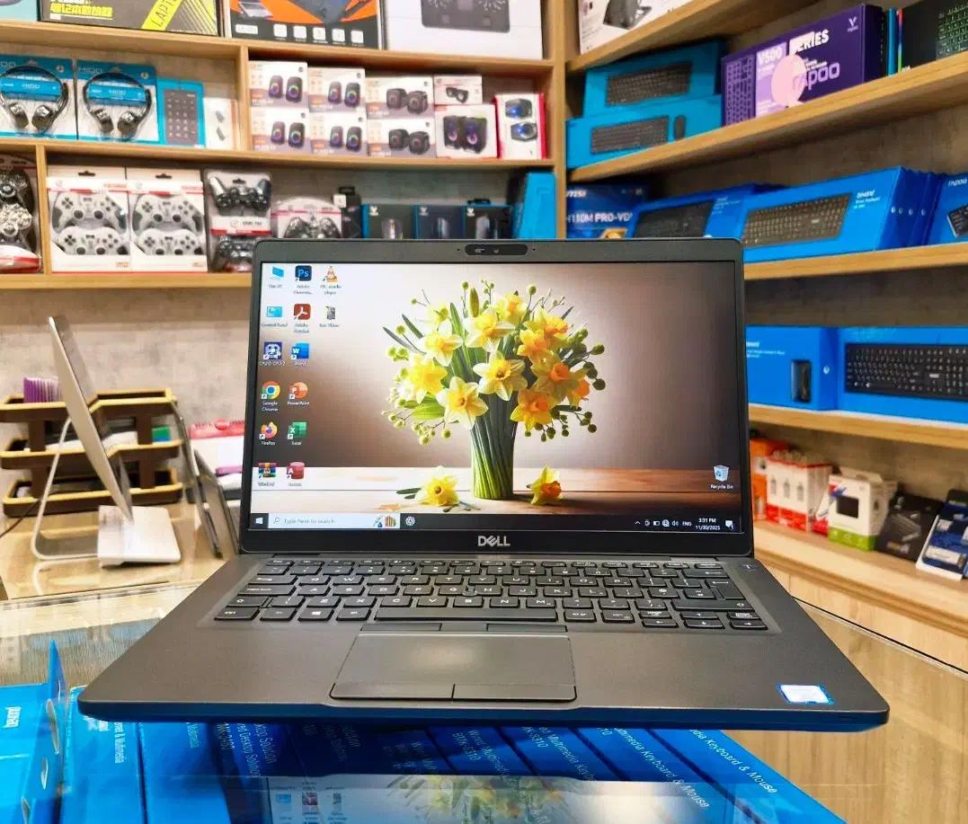 لپ تاپ DELL Core i7 / نسل هشتم/ مشابه آکبند|رایانه همراه|قزوین, |دیوار