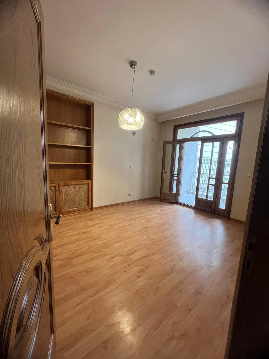 فرشته ۳۷۰ متر تاپ لوکیشن