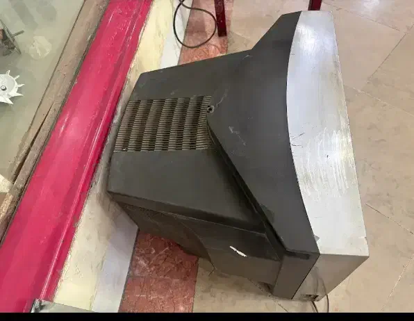 فروش وخریدار تلویزیون و مانیتور های قدیمی|تلویزیون و پروژکتور|خرمآباد, |دیوار