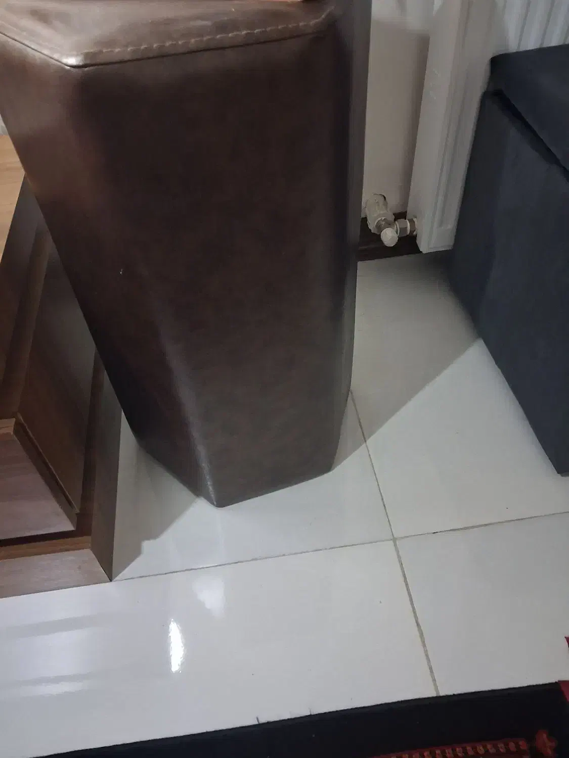 پاف چرم نو|صندلی و نیمکت|رشت, صفاری|دیوار