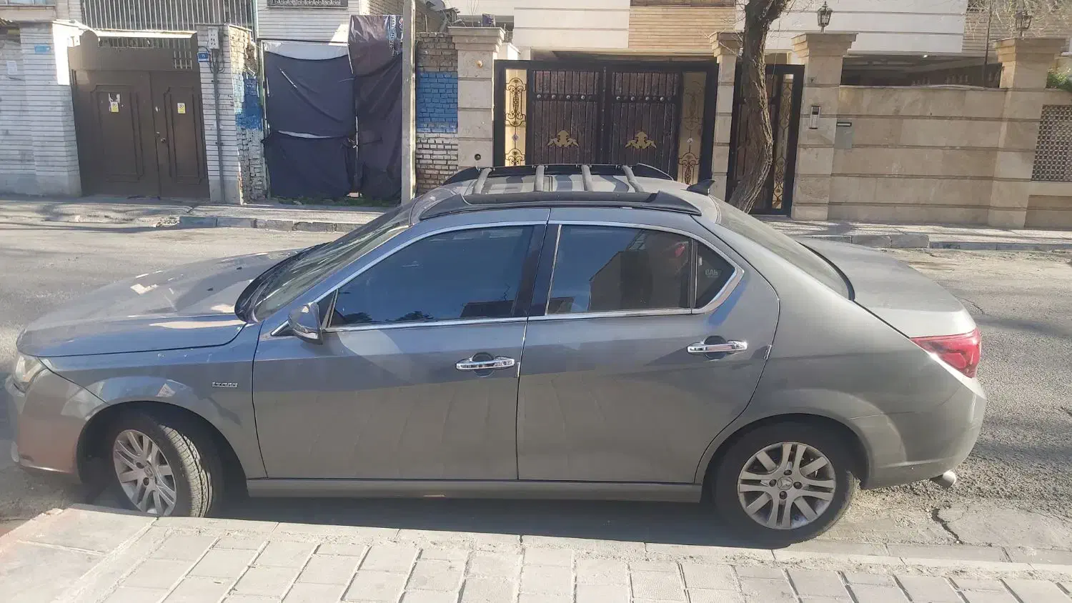 دنا پلاس دنده ای، خاکستری، تیپ ۲ مدل ۹۷|خودرو سواری و وانت|تهران, کرمان|دیوار