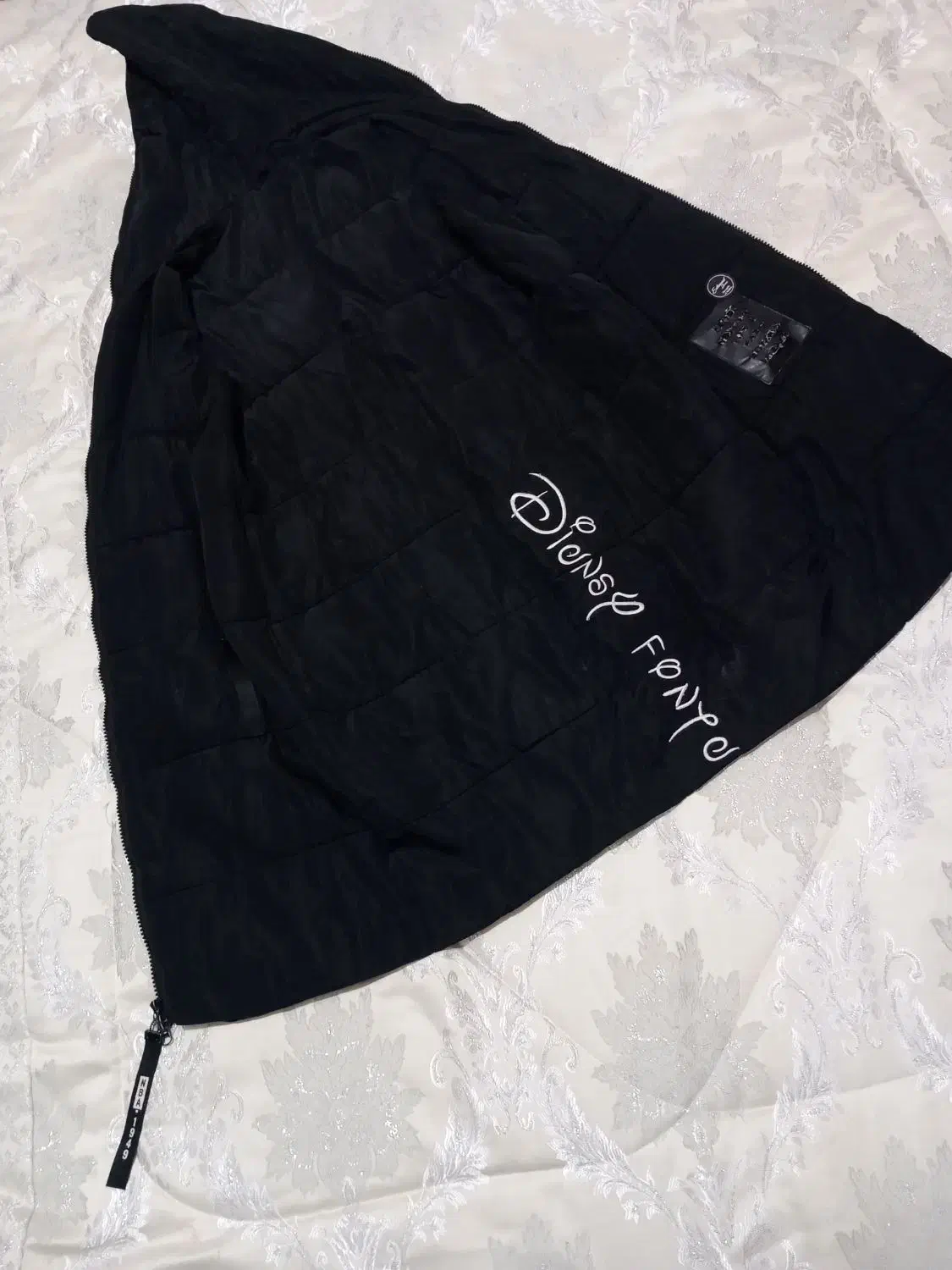 پالتو|لباس|یاسوج, |دیوار