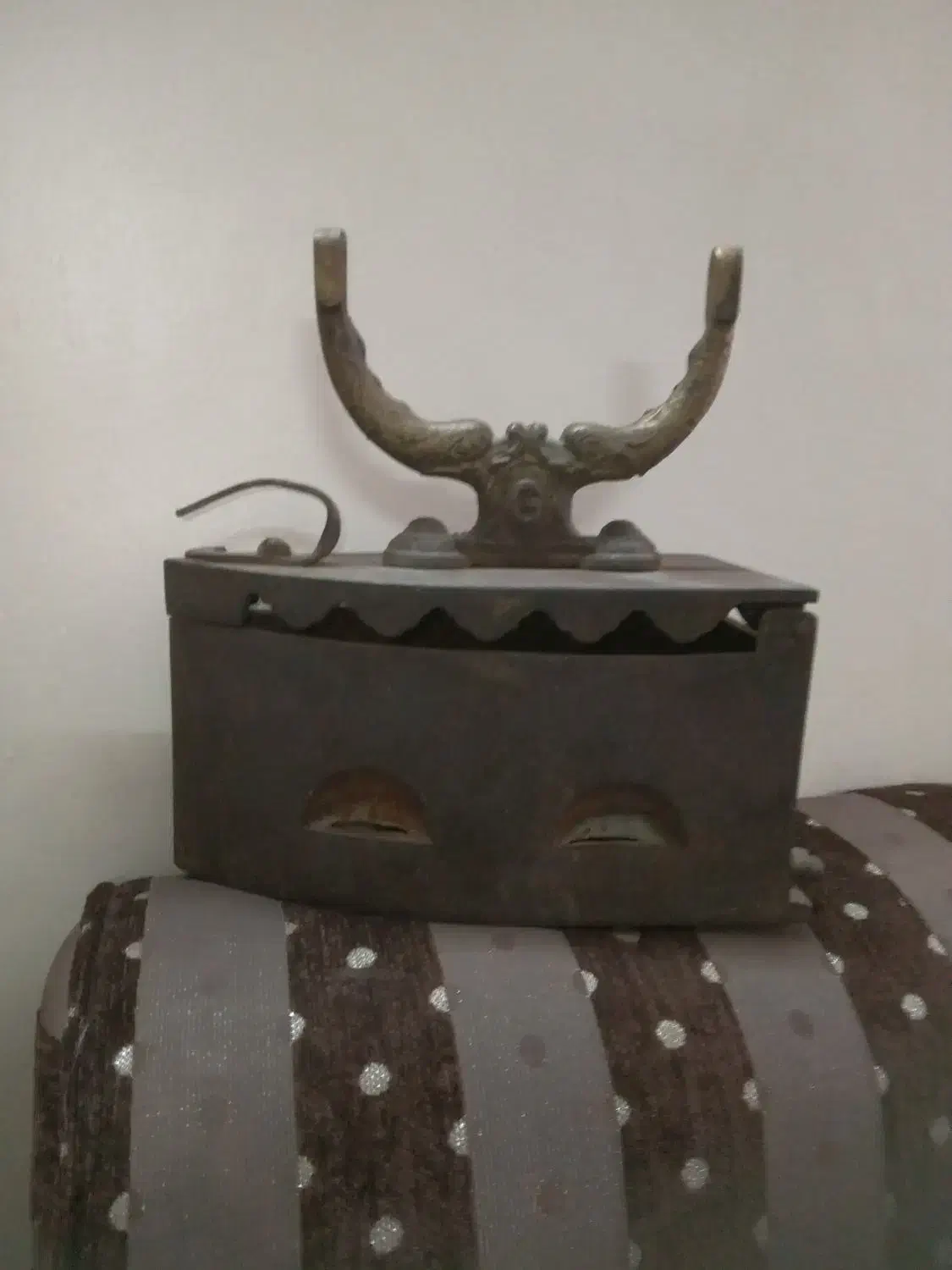 ساعت دیواری کوکی واتوزغالی قدیمی|کلکسیون اشیاء عتیقه|چهاردانگه (تهران), |دیوار