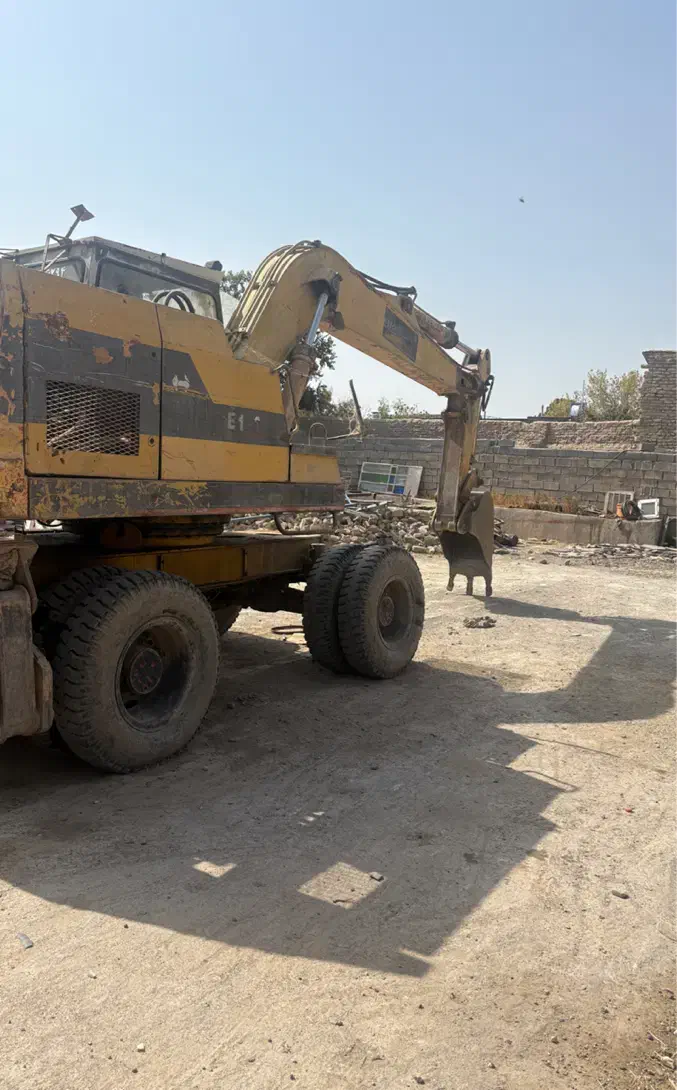 بیل لاستیکی اچ ۱۰۰|خودرو سنگین|مشهد, توس (بلوار توس)|دیوار