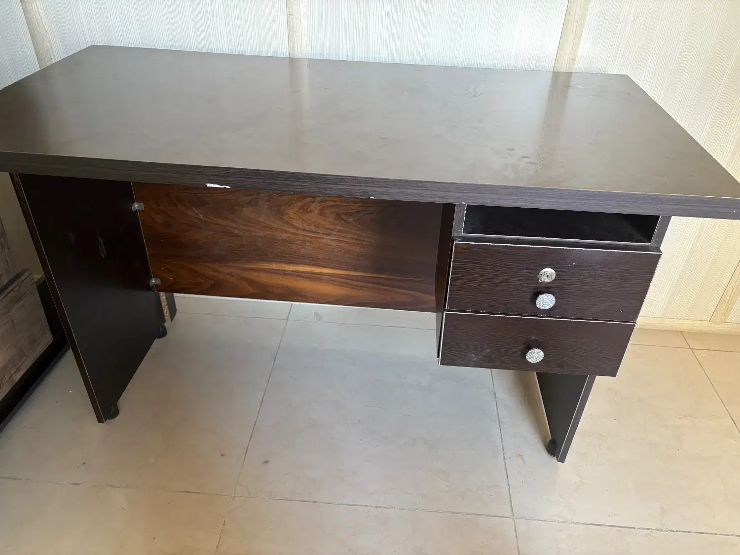 میز تحریر|مبلمان اداری|گرگان, |دیوار