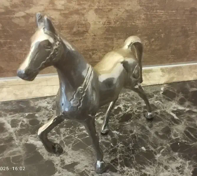 مجسمه برنز|مجسمه، تندیس، ماکت|قم, علی آباد سعدگان|دیوار