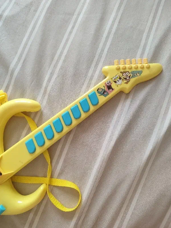 گیتار الکتریک اسباب بازی باب اسفنجی|اسباب‌بازی بچه|تهران, حشمتیه|دیوار