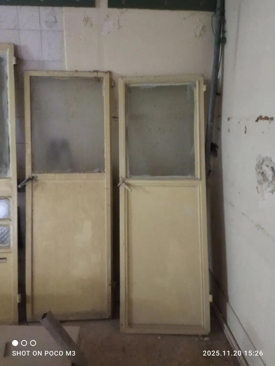 درب دولنگه وپنجره|مصالح و تجهیزات ساختمان|خرم‌آباد, |دیوار