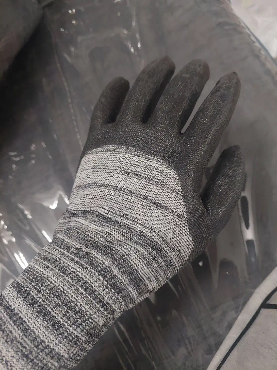 دستکش|لباس|فولادشهر, مسکن مهر فولادشهر|دیوار