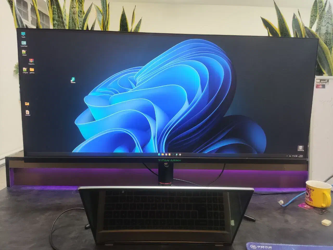 مانیتور گیمینگ ۴۰ اینچ Titan Army|قطعات و لوازم جانبی رایانه|بیرجند, |دیوار
