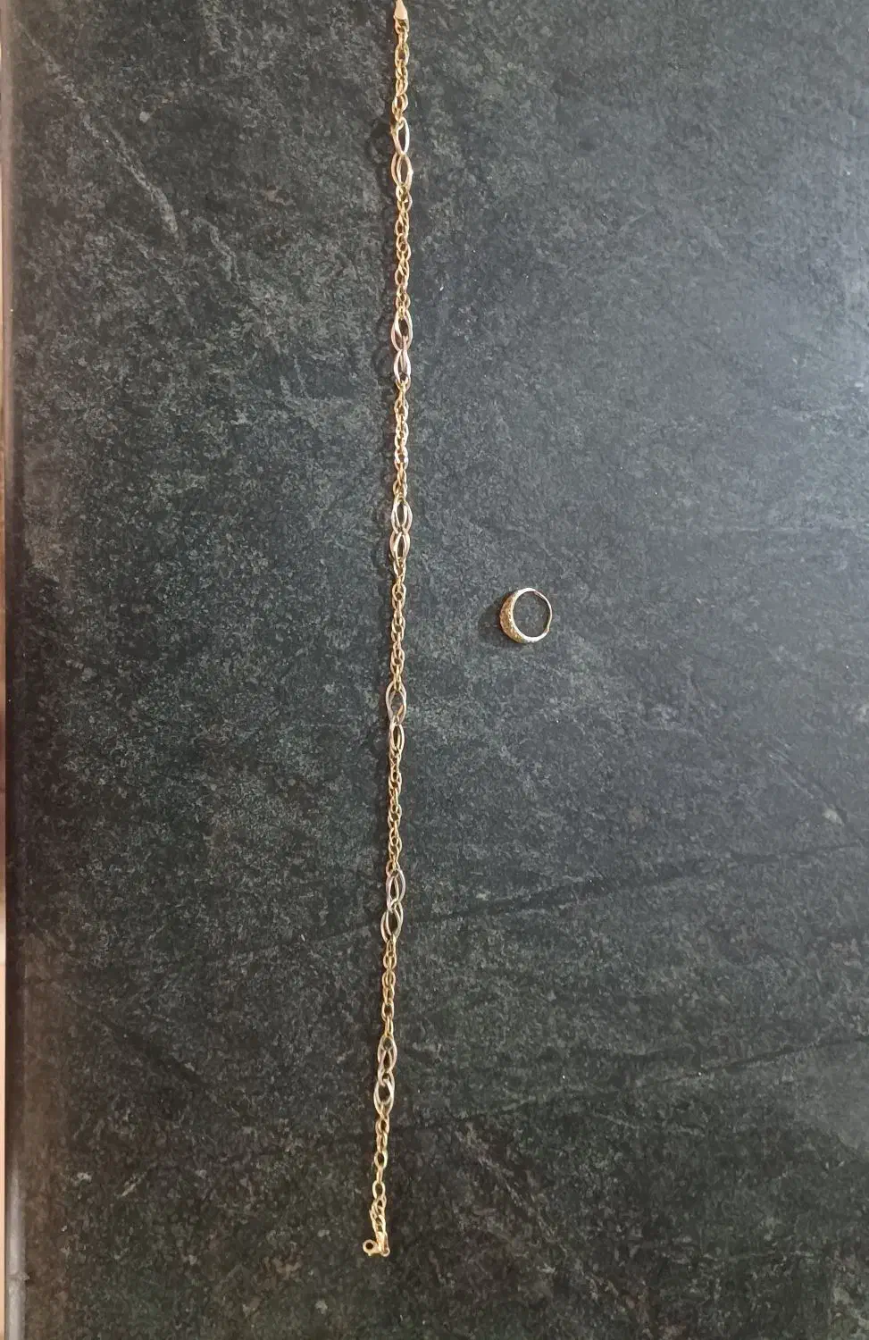 یه گردن بند خوشگل طلا ویه انگشتر طلا|جواهرات|بجنورد, |دیوار