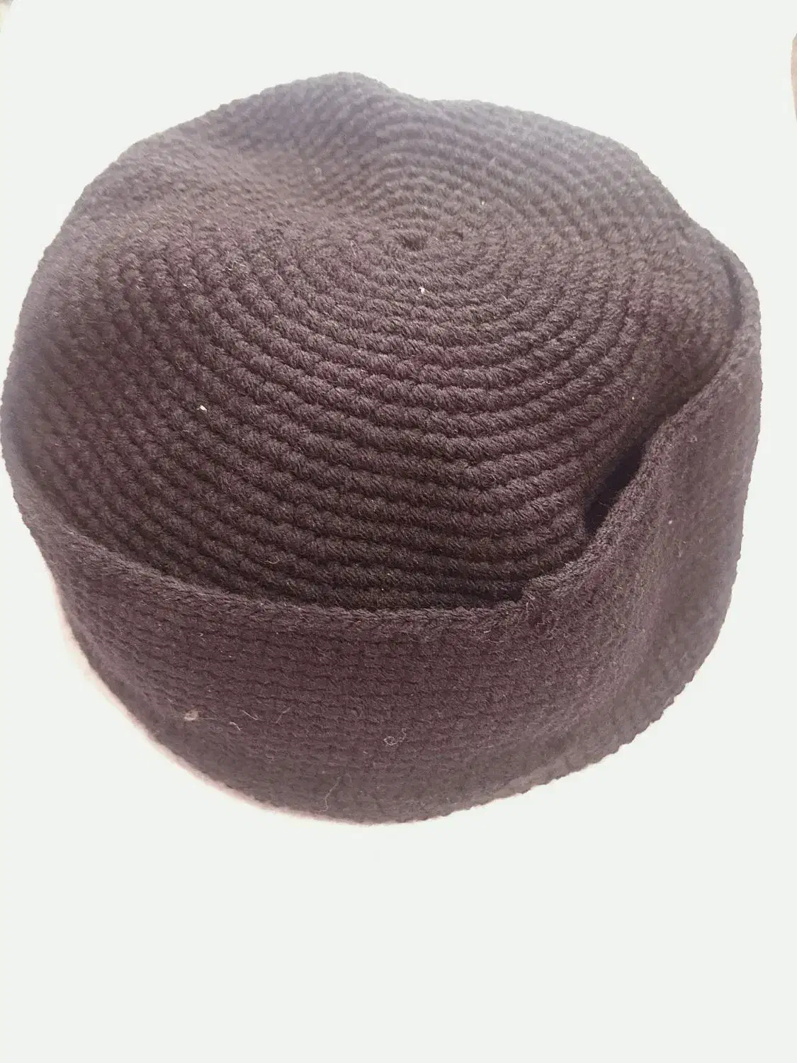 کلاه|لباس|قائن, |دیوار