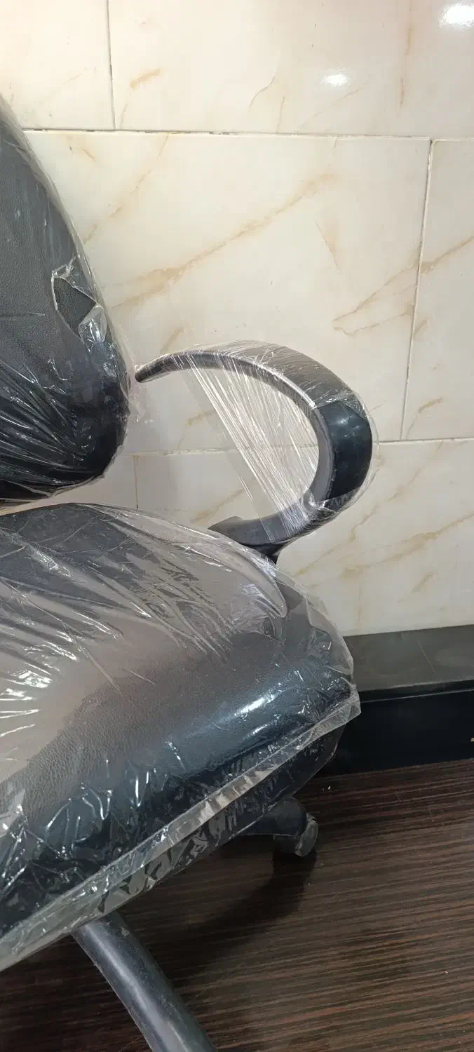 صندلی گردون اداری روکش نو سالم|صندلی و نیمکت|قم, کلهری|دیوار