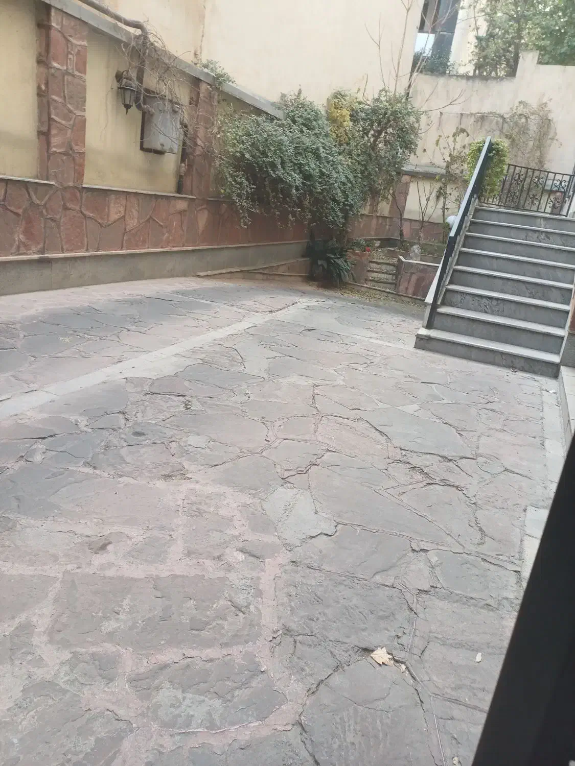 نیاوران باهنر ۱۳۵متر ۲ خواب