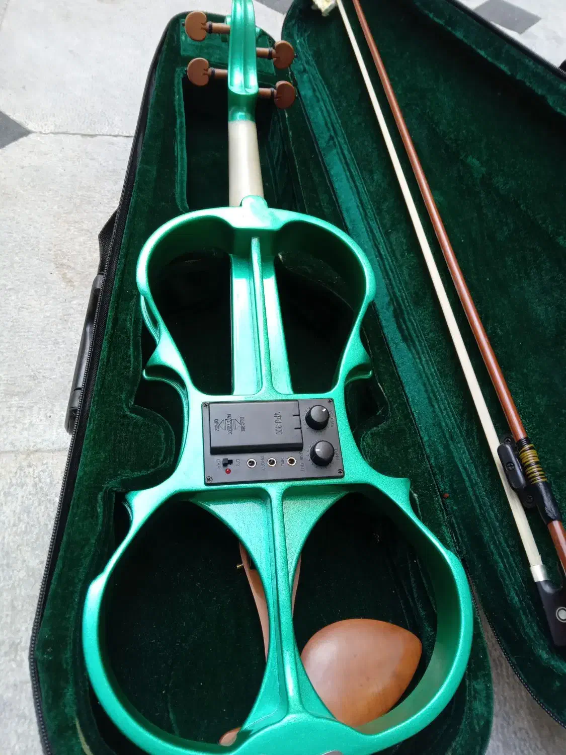 ویالون. ویولن.ویلن الکتریکی برقی|ویولن|تبریز, |دیوار