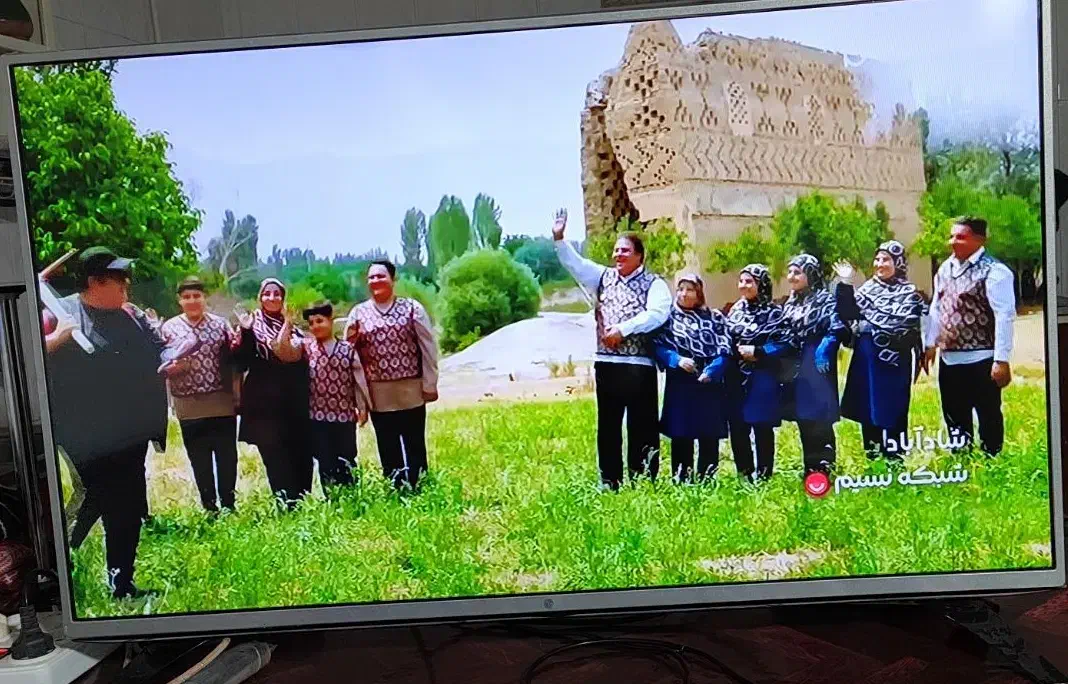 تلویزیون ال‌جی|تلویزیون و پروژکتور|درمیان, |دیوار