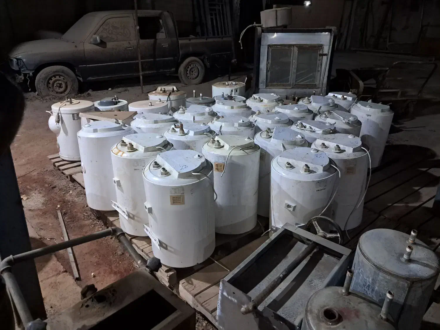 تعمیر وتعویض مخزن آبگرمکن مولوی|آبگرمکن، پکیج، شوفاژ|قشم, |دیوار