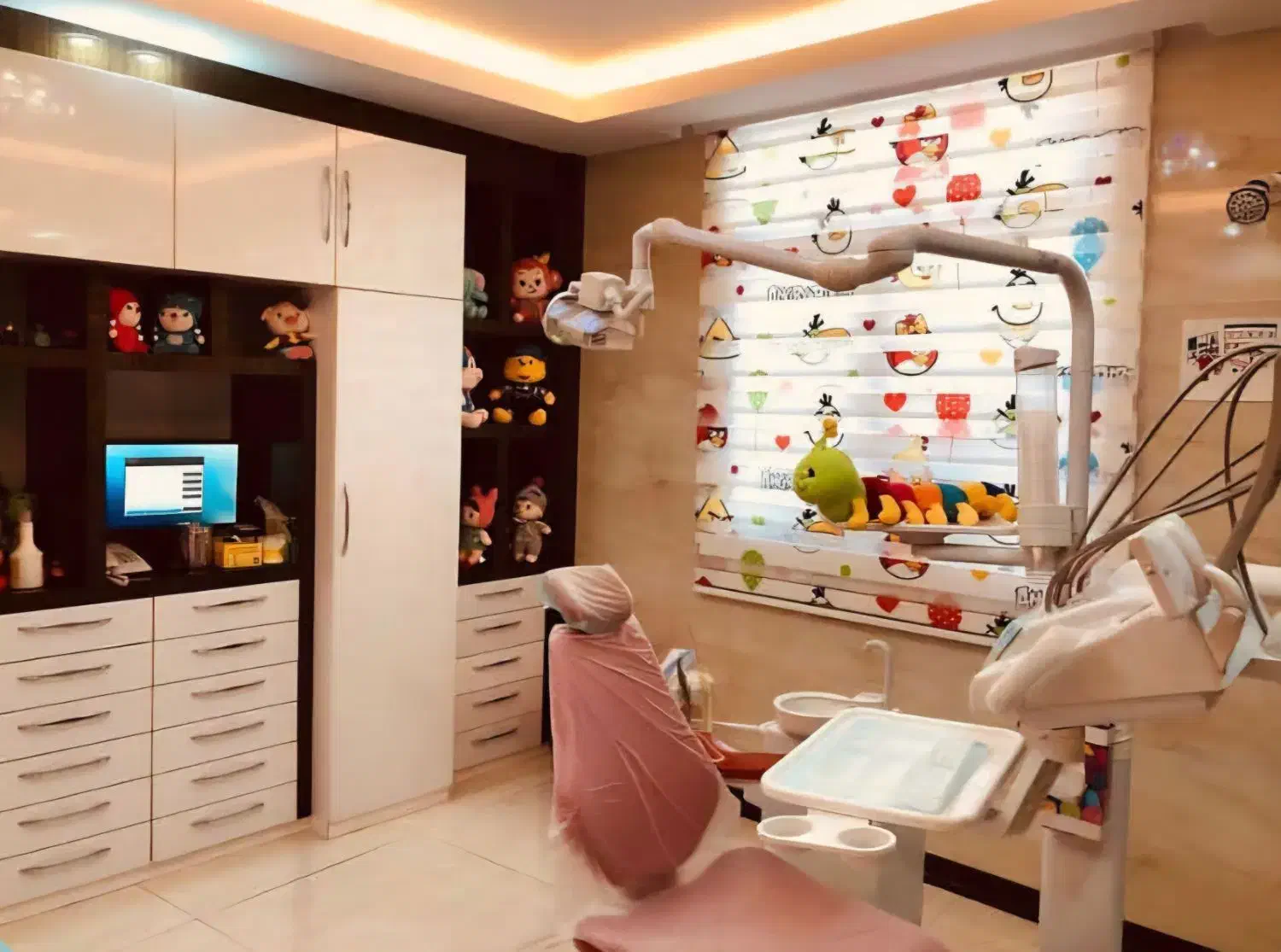 دستیار دندانپزشک|استخدام درمانی، زیبایی، بهداشتی|اهواز, گلستان|دیوار