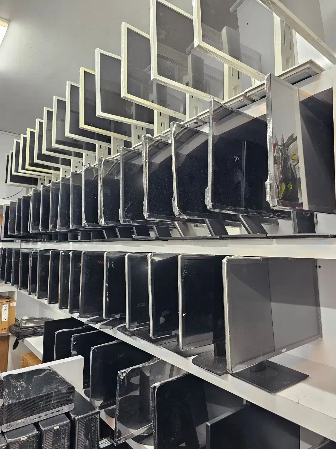 انواع مانیتور استوک وارداتی از ۲۰ تا ۳۲ اینچ|قطعات و لوازم جانبی رایانه|اصفهان, خلجا|دیوار