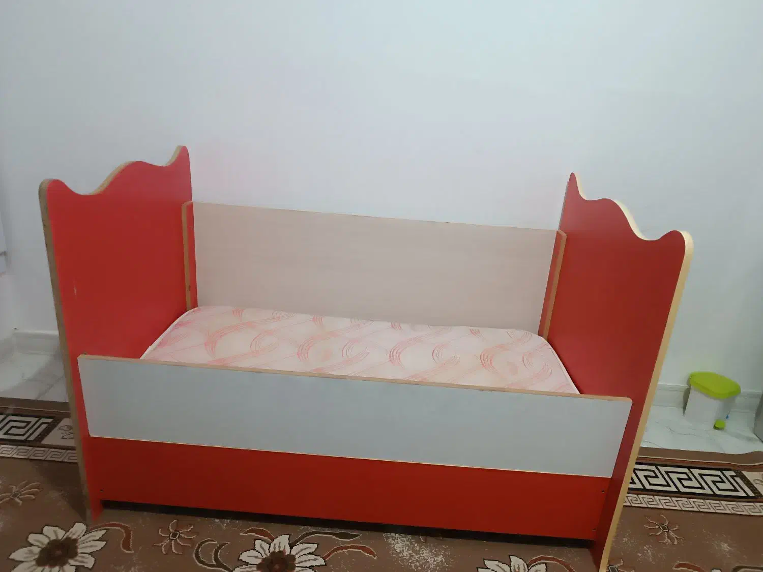 تخت کودک|تخت و صندلی بچه|کرمانشاه, |دیوار