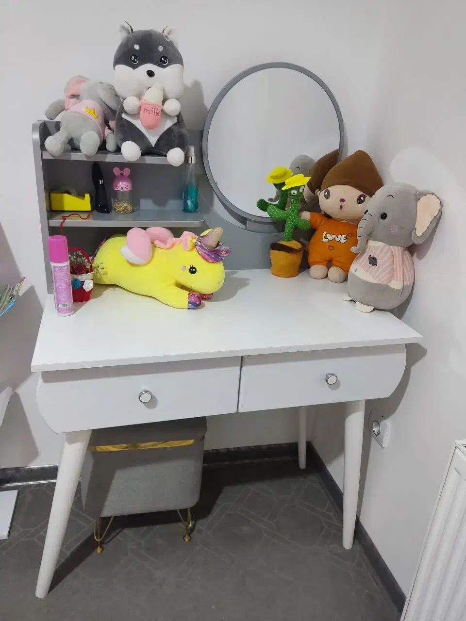 کمد ومیز تحریر|فرش|شهرضا, |دیوار