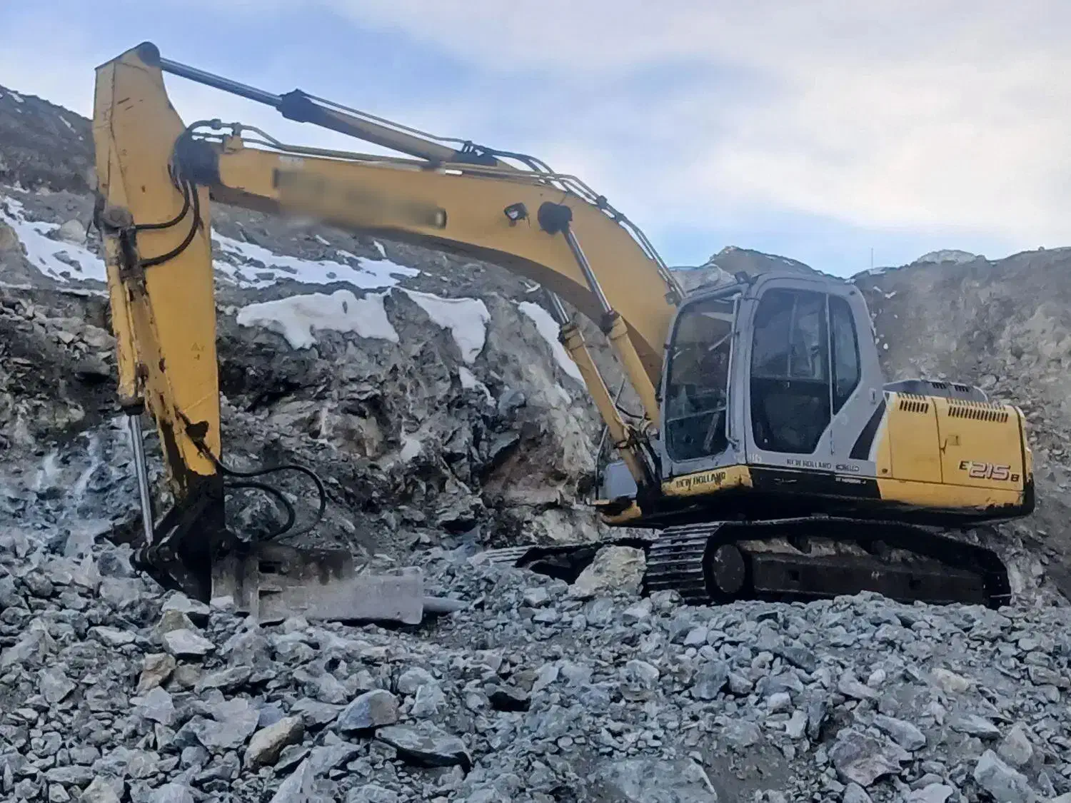 بیل نیوهلند ۲۱۵|خودرو سنگین|ارومیه, |دیوار