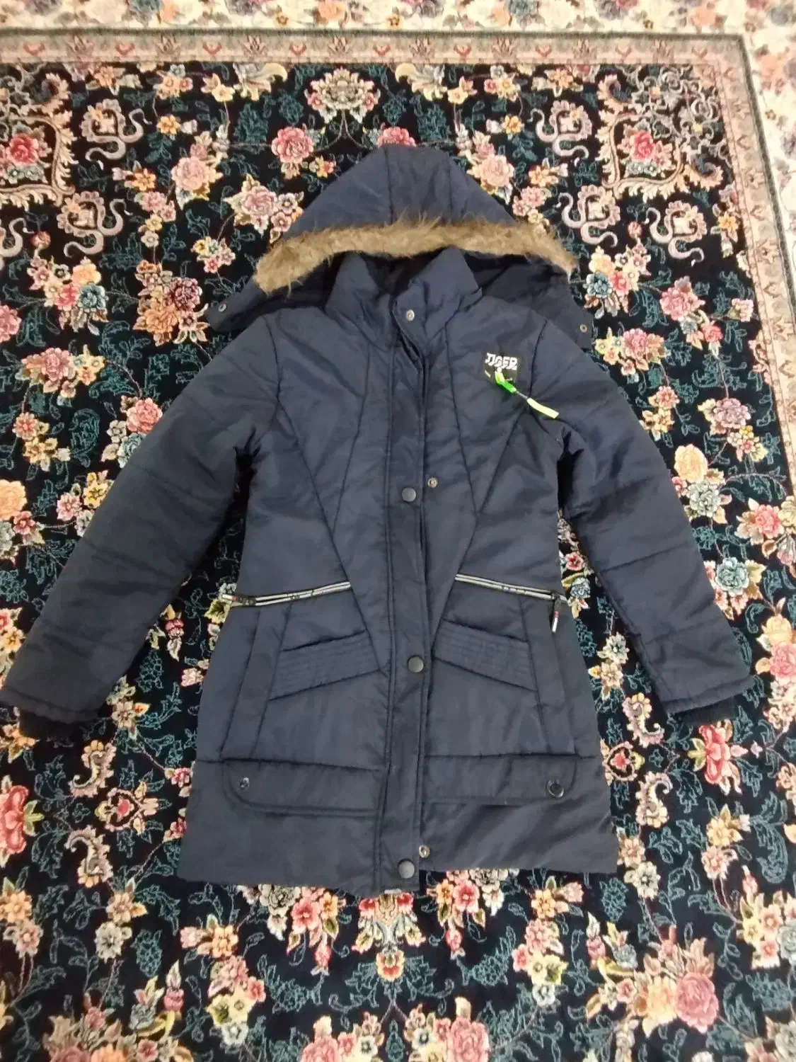 دو عدد کاپشن پسرانه و دخترانه|لباس|هرسین, |دیوار