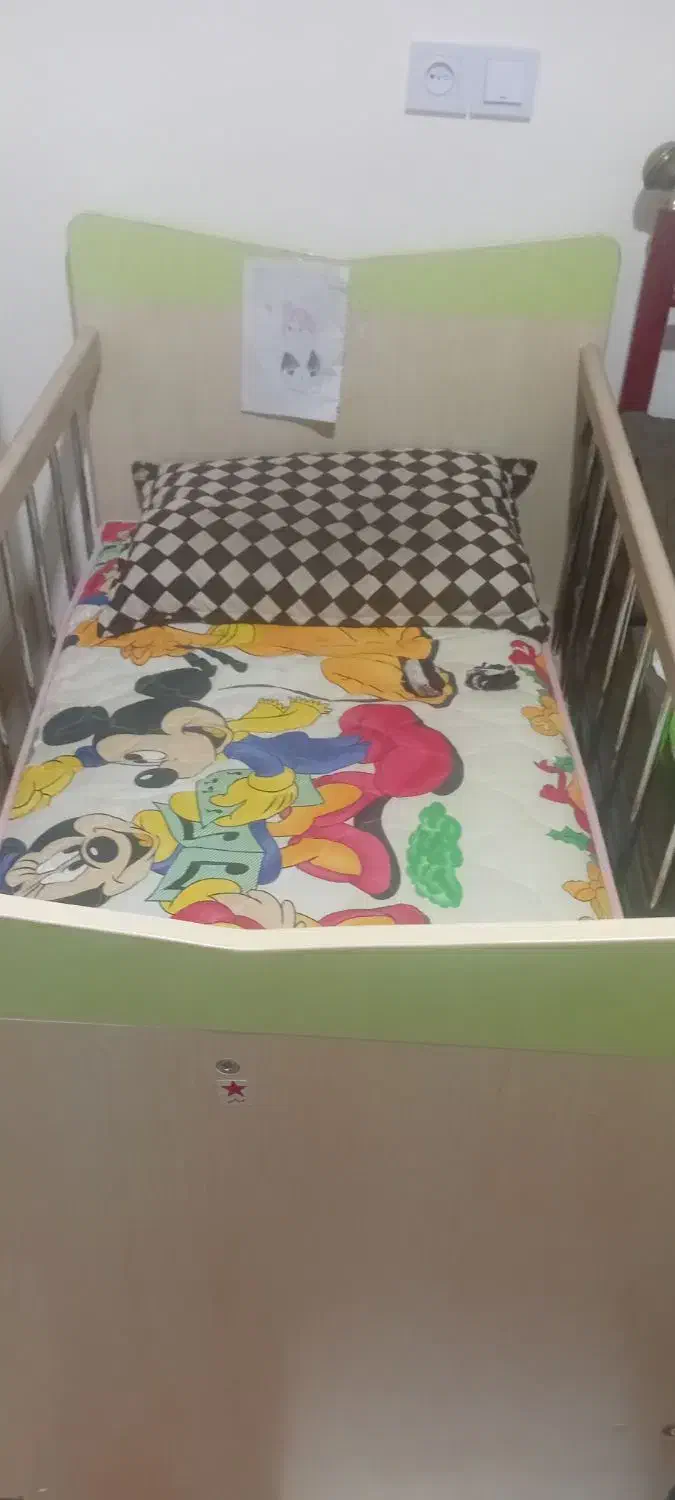 تخت وکمدبچه|اسباب و اثاث بچه|کوهسار (البرز), |دیوار