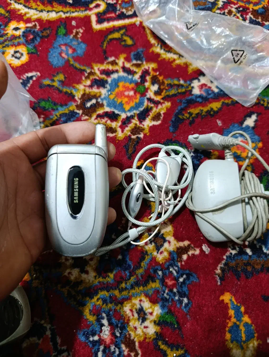 سامسونگ تاشو قدیمی کاملا سالم(ریجستر میخواهد)|موبایل|اصفهان, باغ فدک|دیوار