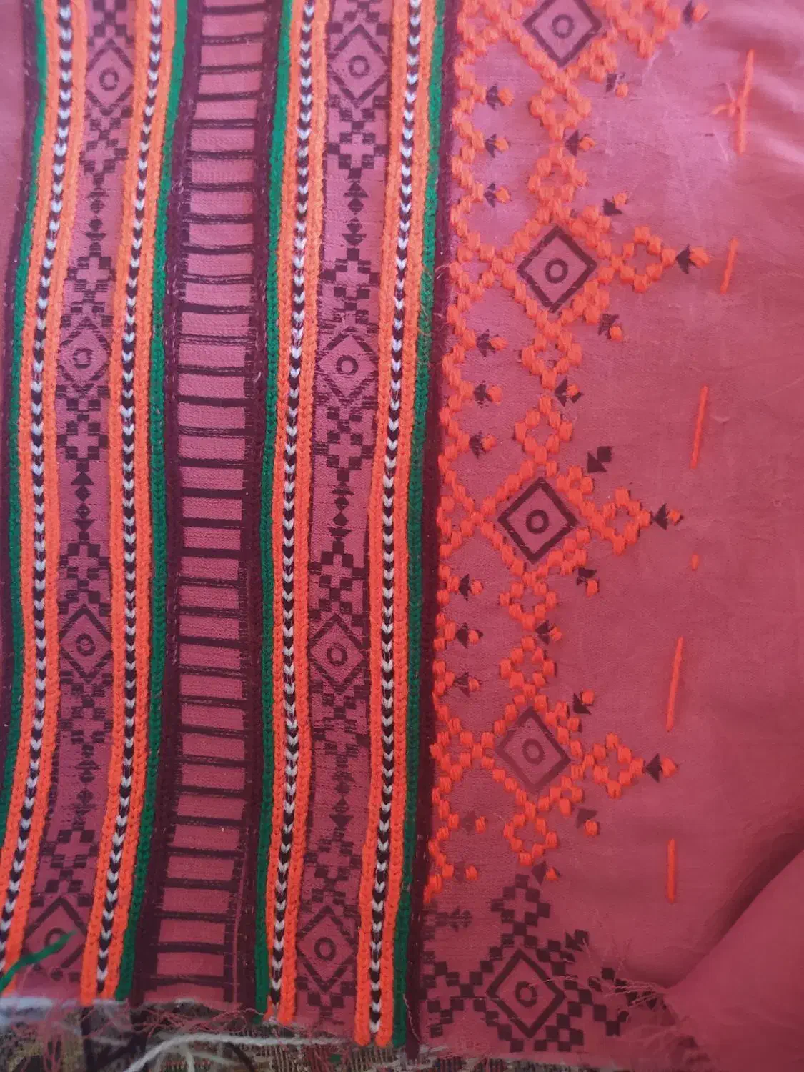 لباس دوزی منطقه بنت|لباس|بنت, |دیوار