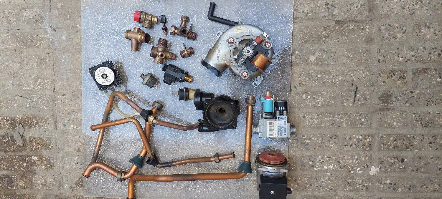 خدمات فروش  و پس از فروش پکیج و کولر گازی|آبگرمکن، پکیج، شوفاژ|اصفهان, جلالیه|دیوار