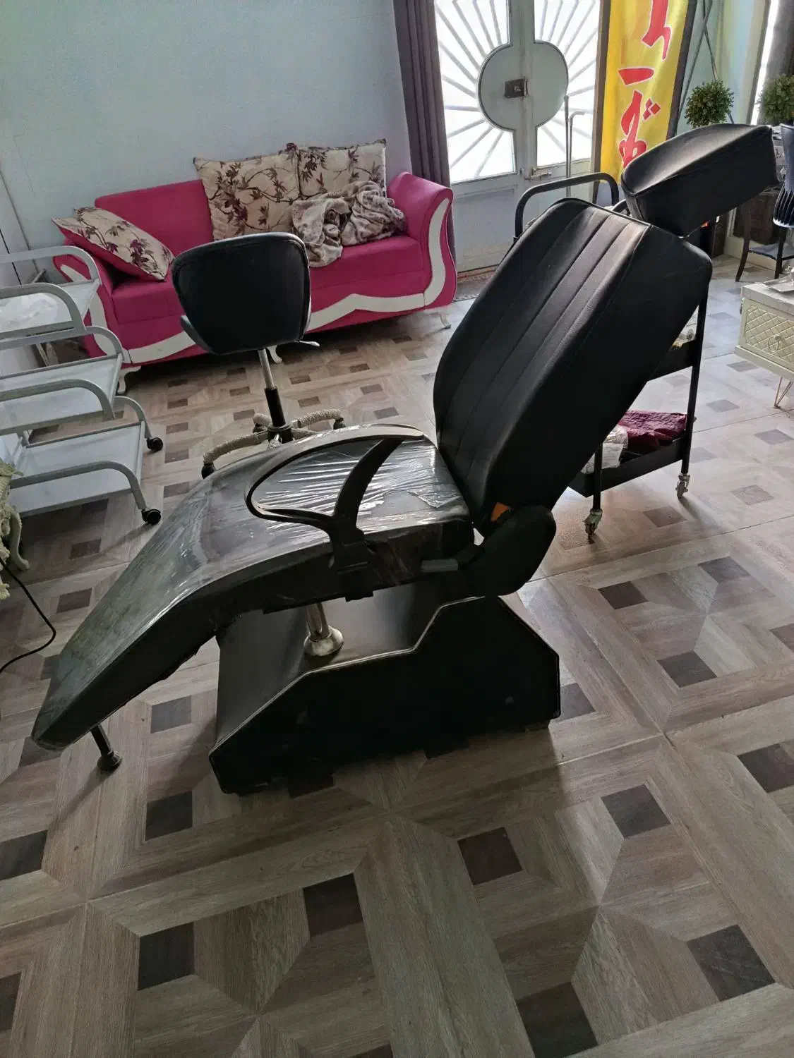 لوازم آرایشگاه|آرایشگاه و سالنهای زیبایی|گنبد کاووس, |دیوار