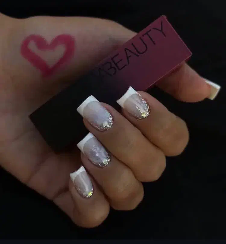 کاشت و‌ژلیش و‌لمینیت|خدمات آرایشگری و زیبایی|قزوین, |دیوار