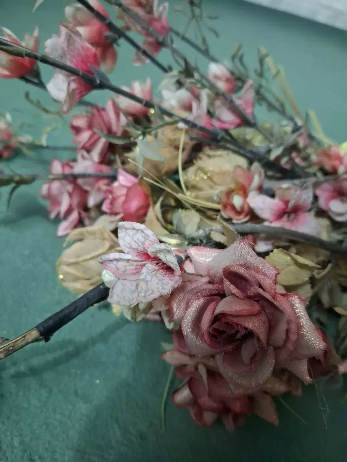 گل مصنوعی شاخه بلند|گل مصنوعی|قم, چهل درخت‎|دیوار