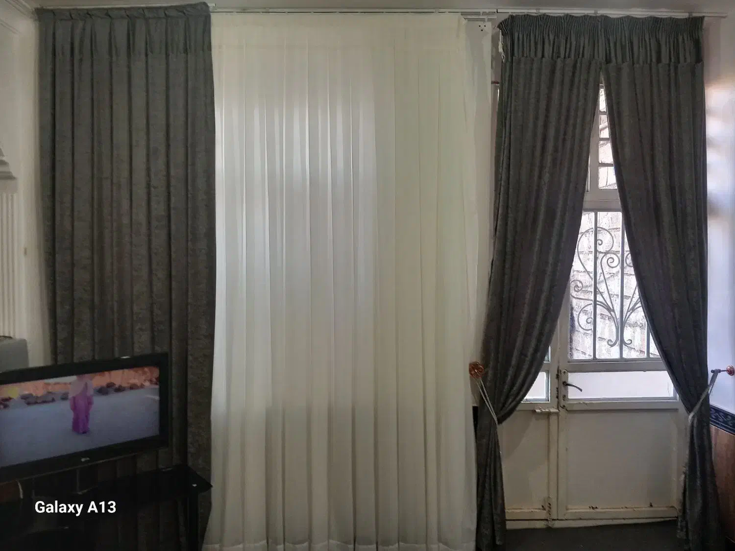 پرده حریر|پرده، رانر، رومیزی|تربتحیدریه, چهارراه خواف|دیوار