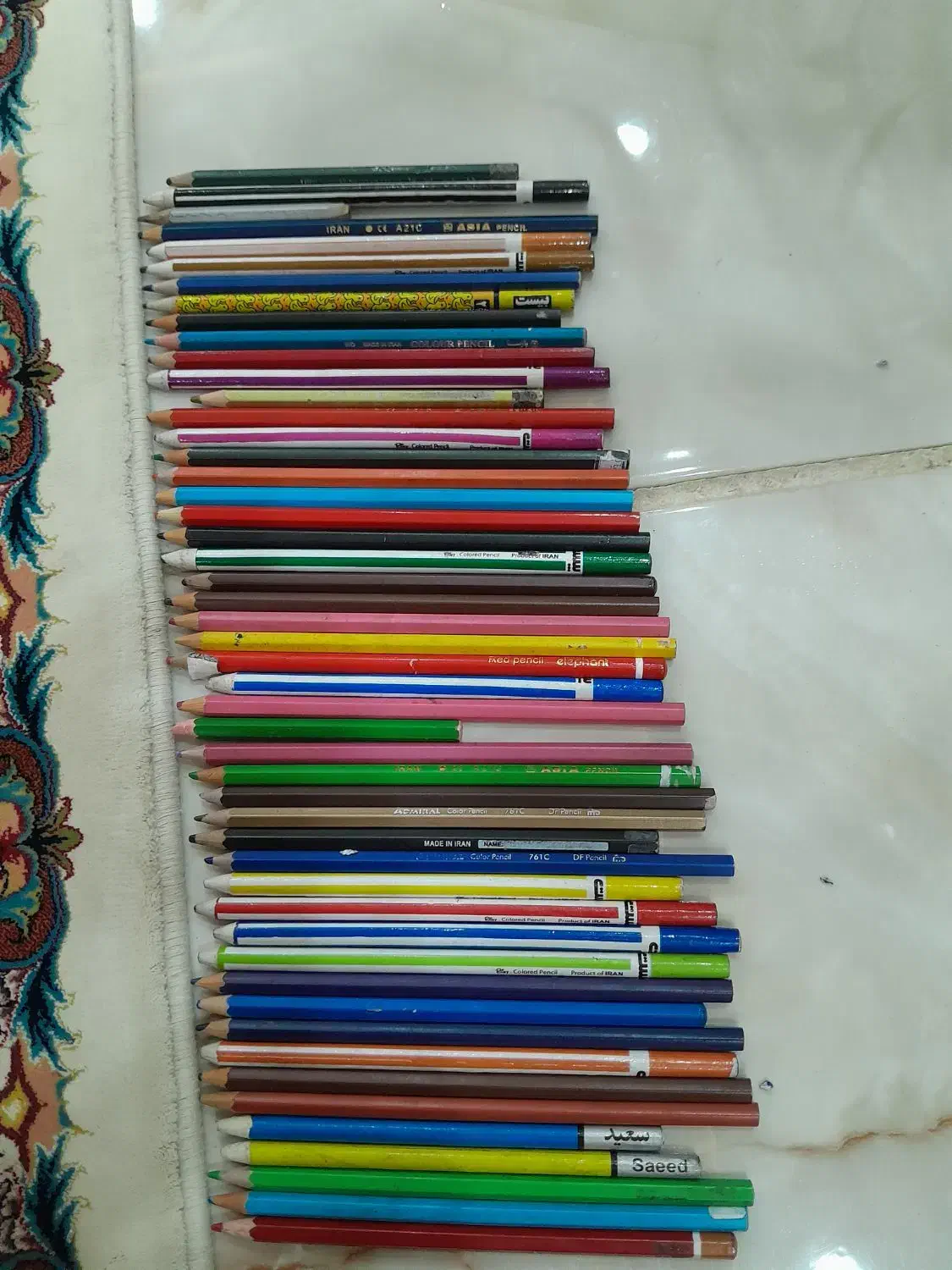 مداد واسه نقاشی تعداد زیاده ارزون دونه هم است|لوازم التحریر|کاشمر, |دیوار