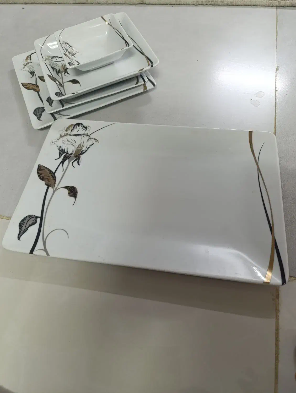 سرویس چینی تقدیس|ظروف سرو و پذیرایی|قرچک, مهدیه|دیوار