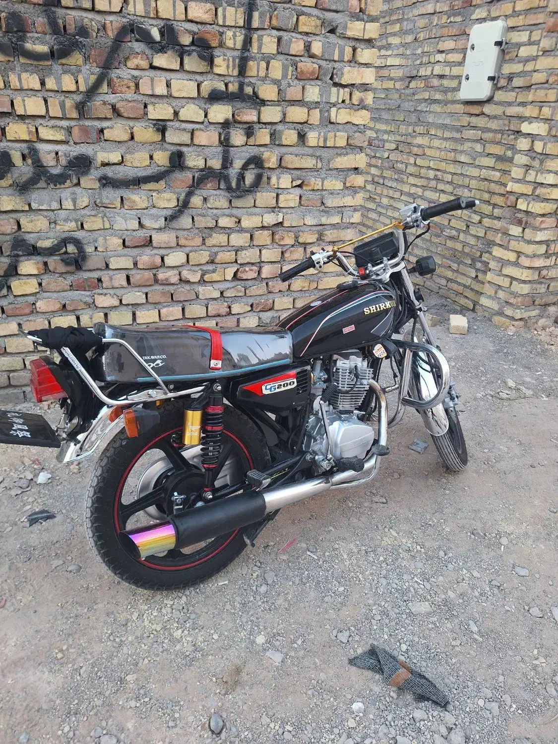 هندا ۲۰۰ شیر کوه کاربرات خشک|موتورسیکلت|مهریز, |دیوار